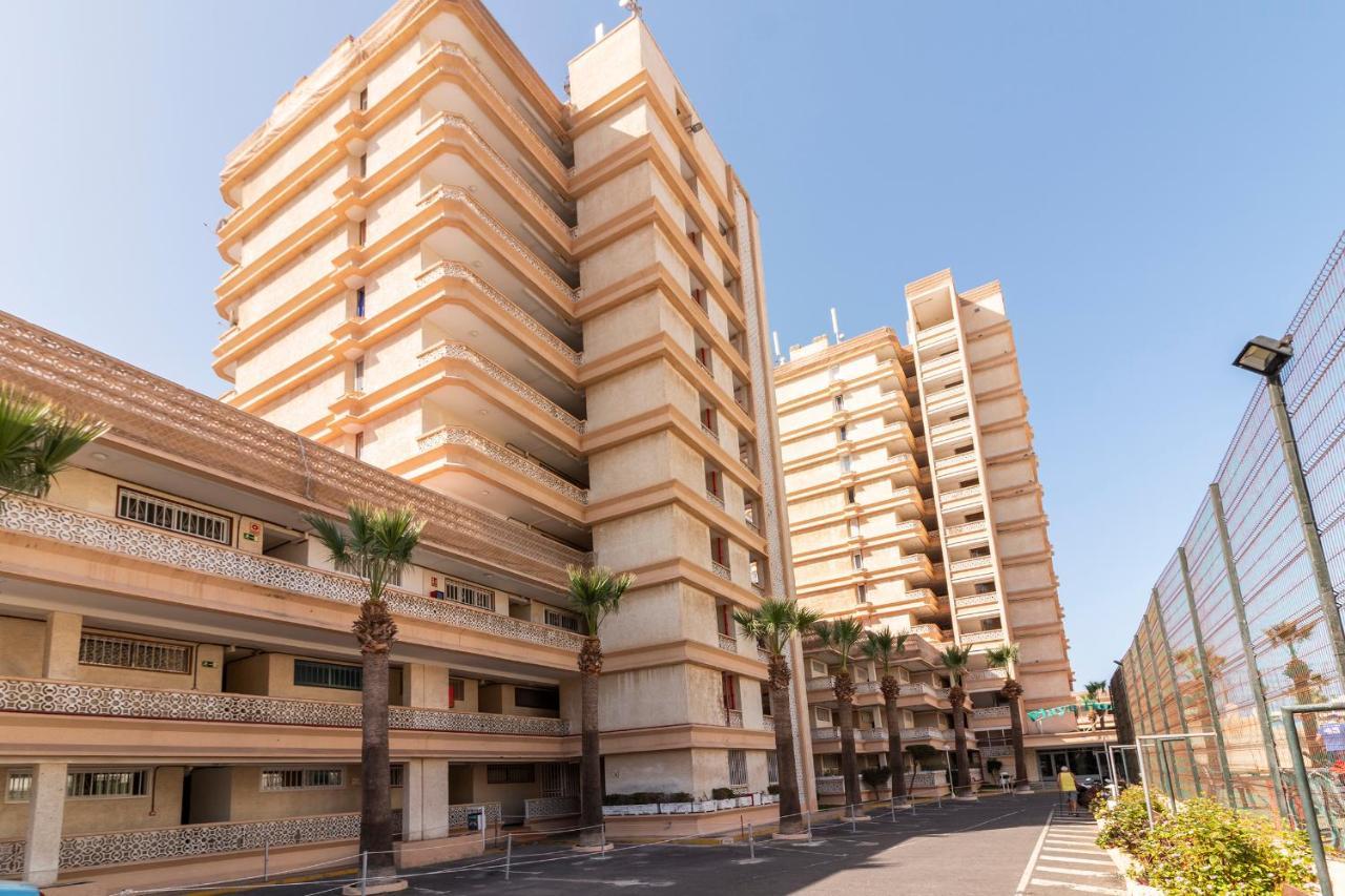 Homeforguest Modern And Recently Renovated Apartment In Arona 阿罗纳 外观 照片