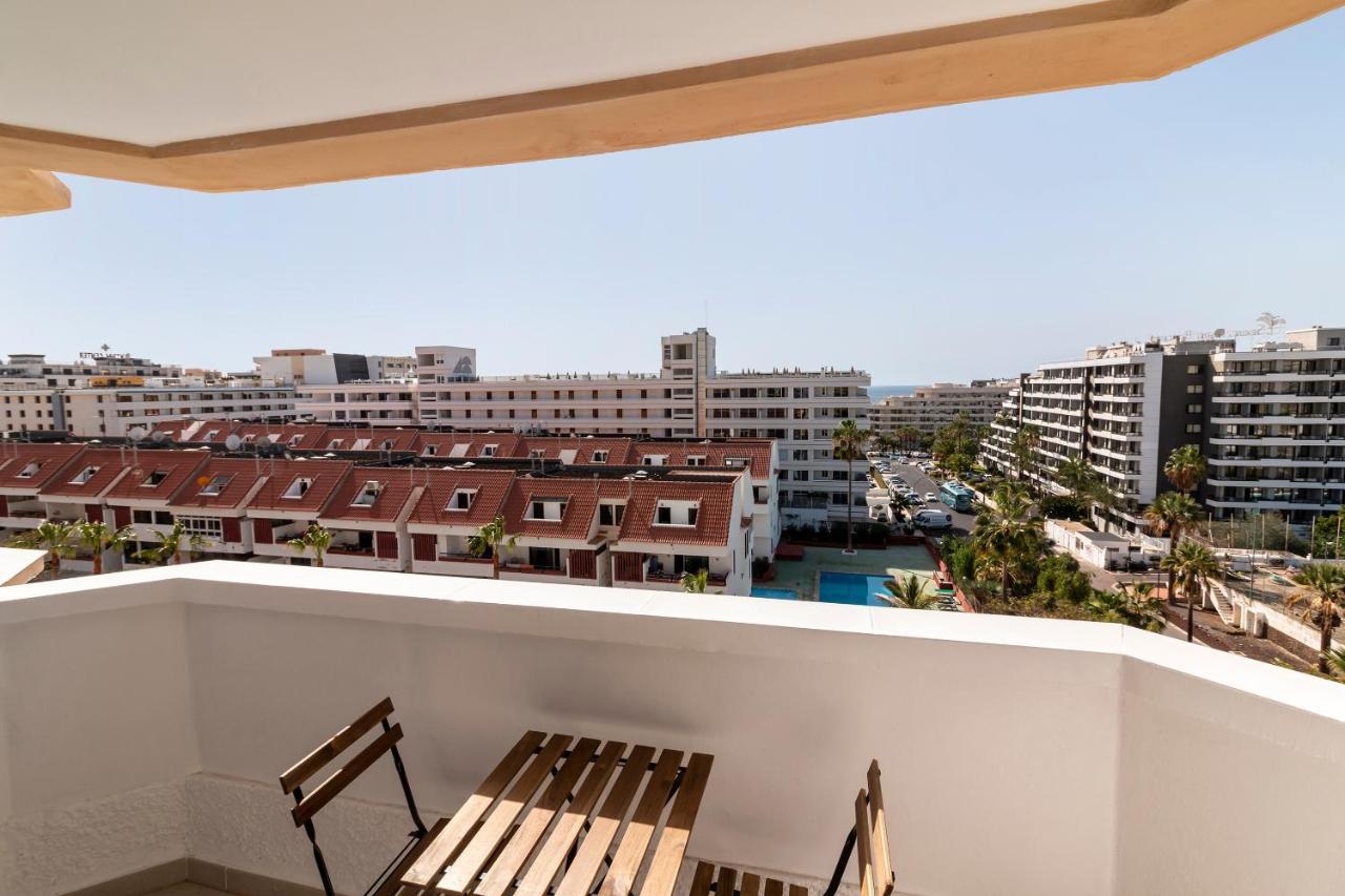 Homeforguest Modern And Recently Renovated Apartment In Arona 阿罗纳 外观 照片
