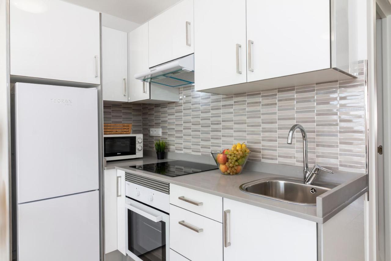 Homeforguest Modern And Recently Renovated Apartment In Arona 阿罗纳 外观 照片
