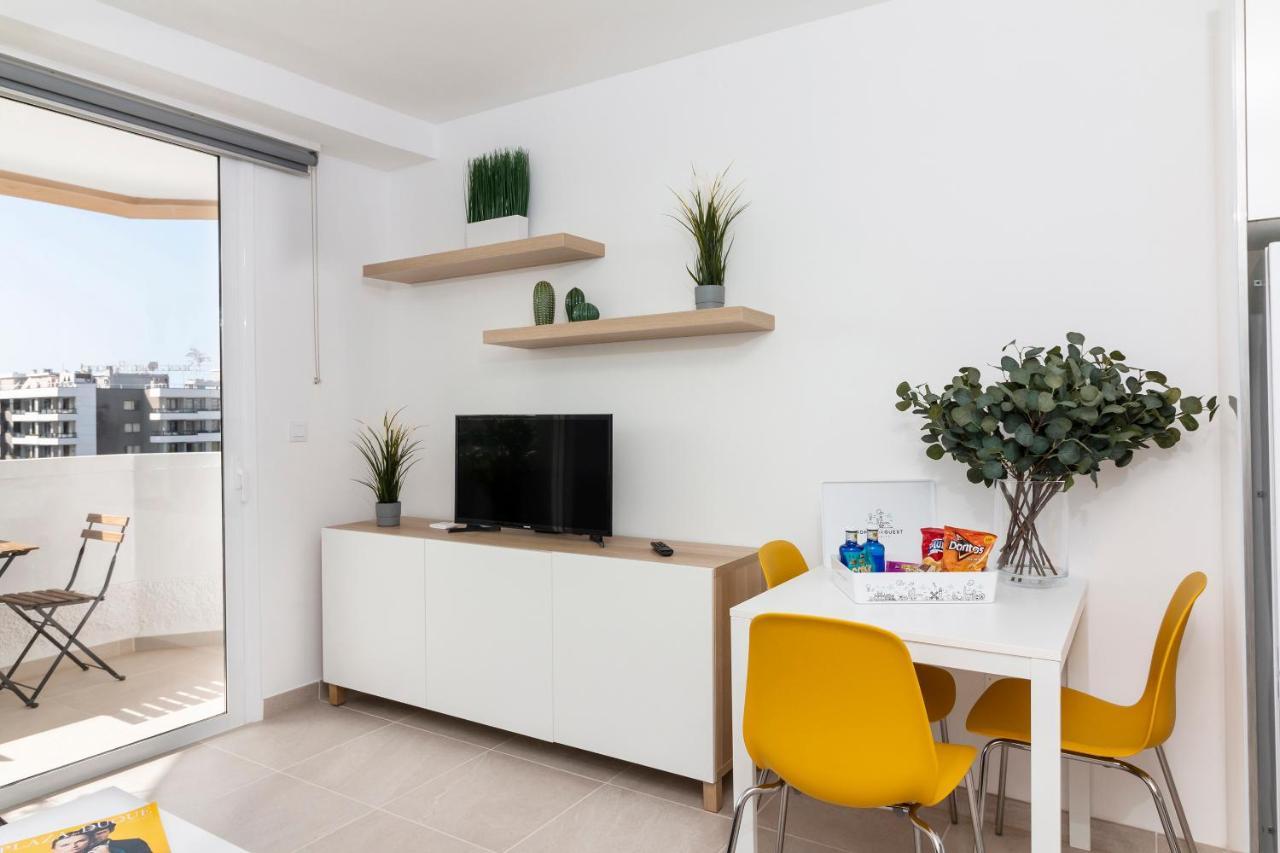 Homeforguest Modern And Recently Renovated Apartment In Arona 阿罗纳 外观 照片