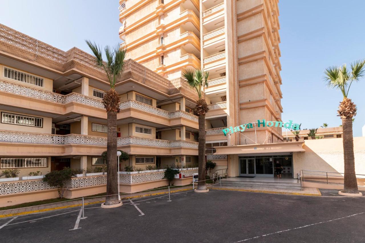 Homeforguest Modern And Recently Renovated Apartment In Arona 阿罗纳 外观 照片
