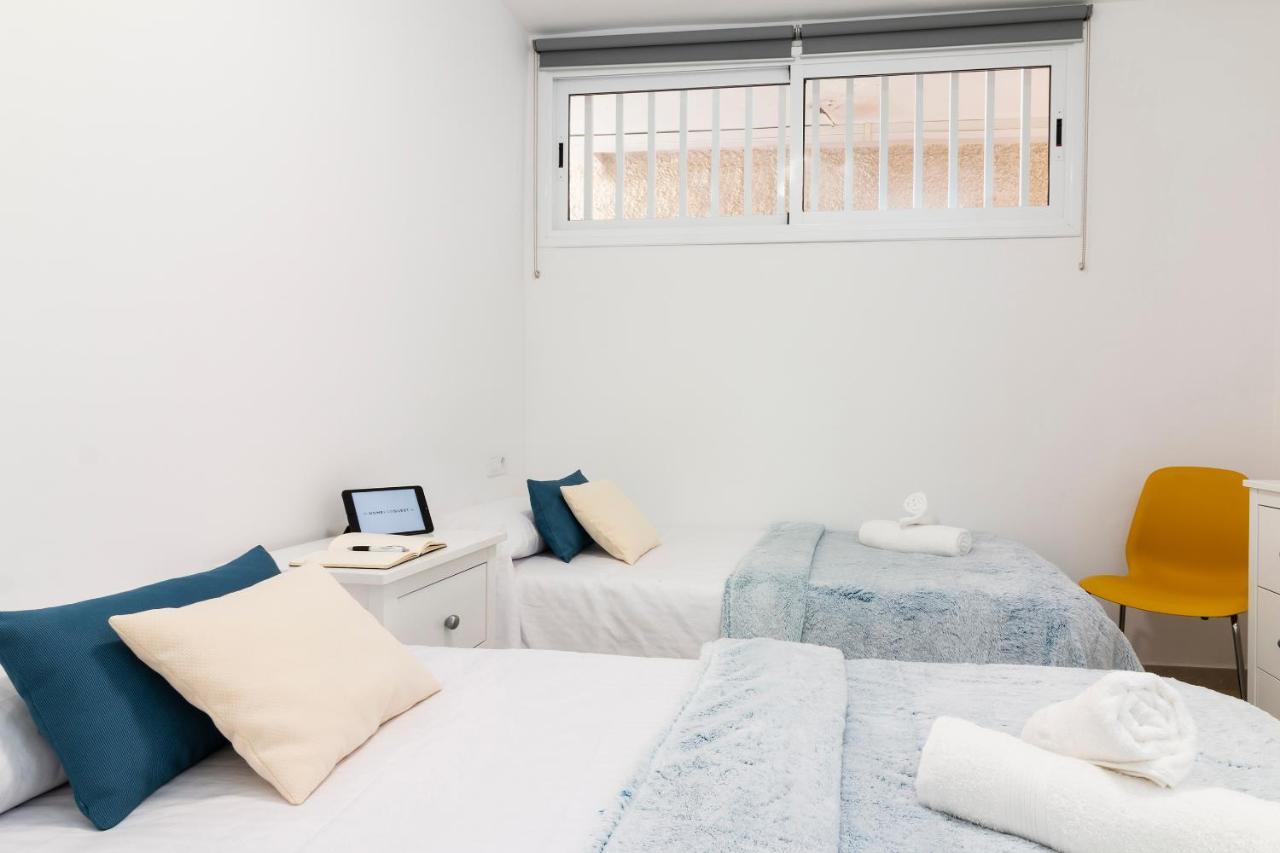 Homeforguest Modern And Recently Renovated Apartment In Arona 阿罗纳 外观 照片
